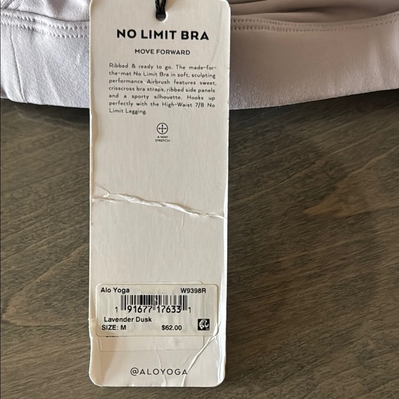 Alo Yoga Women's Light Lavender Sports Bra - Picture 6 of 7